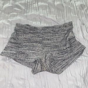 Fashion Nova grey cotton short.
